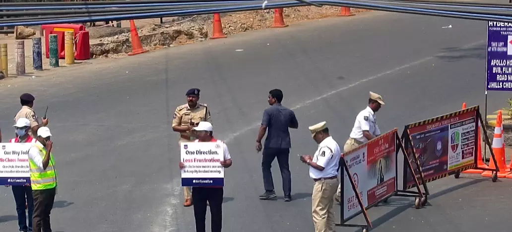 KBR Park One-Way Traffic Trial Today From 10 AM to 8 PM KBR Park One-Way Traffic Trial Today From 10 AM to 8 PM