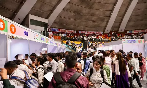 Thousands Attend Youth Congress Job Fair, Revealing Scale of Unemployment Thousands Attend Youth Congress Job Fair, Revealing Scale of Unemployment