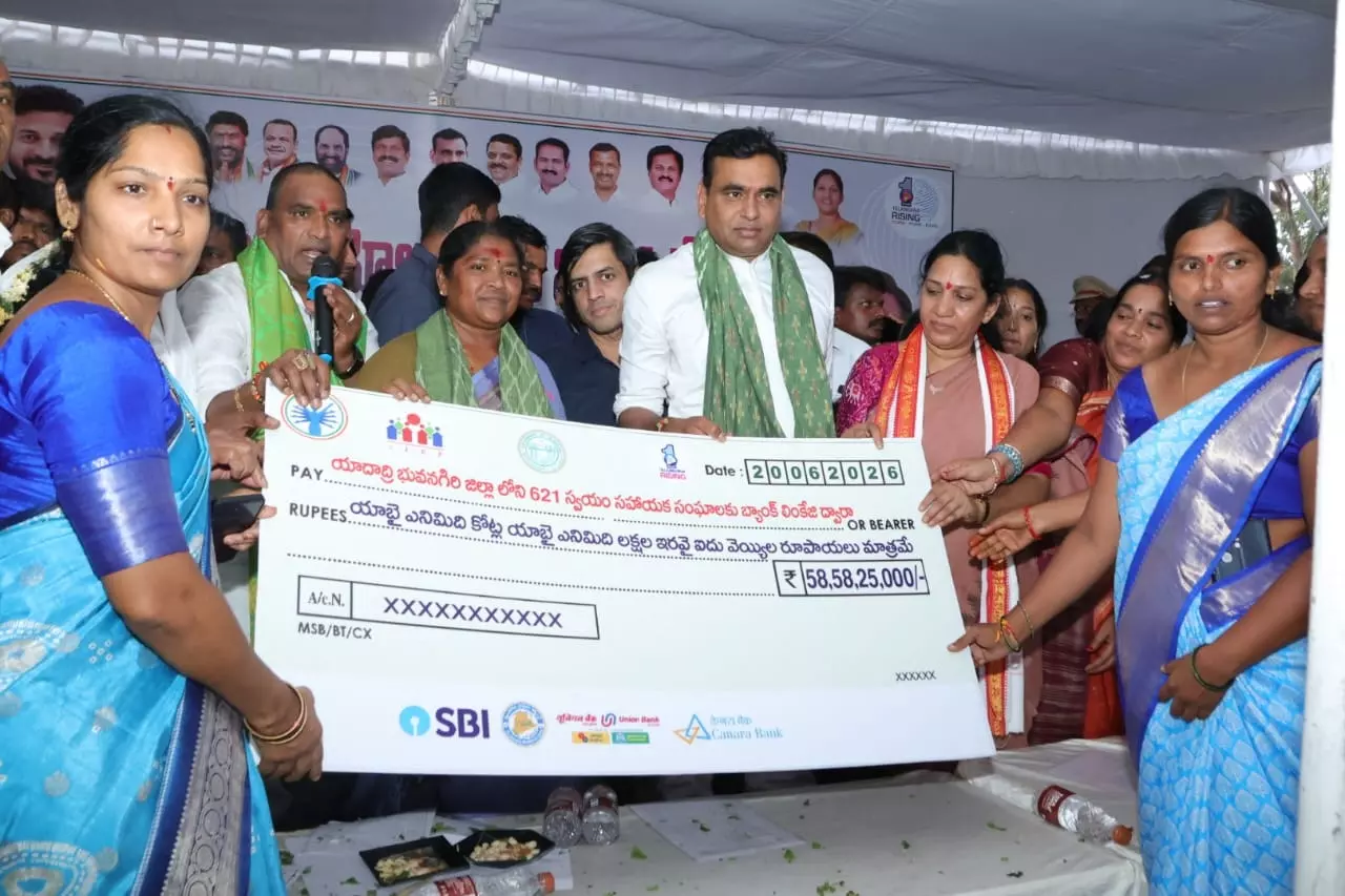 Telangana: Govt Plans Petrol Bunks, Solar Plants For Women SHGs Telangana: Govt Plans Petrol Bunks, Solar Plants For Women SHGs
