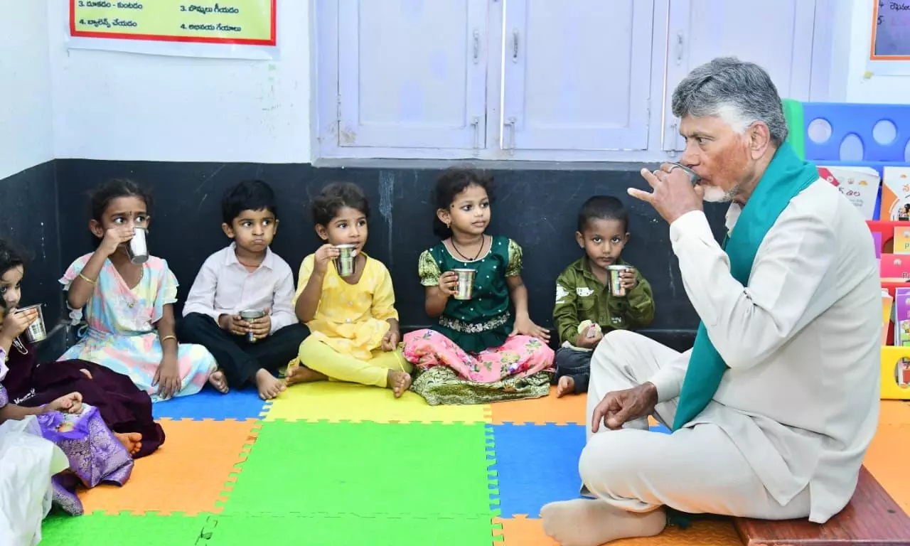 Naidu Visits Anganwadi Centre, Praises Natural Farming Model in Palnadu Naidu Visits Anganwadi Centre, Praises Natural Farming Model in Palnadu