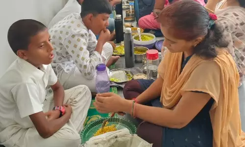 RSS-Backed School Conducts “Mathru Hastha Bhojanam” To Revive Family Bond And Curb Commercial Food Culture