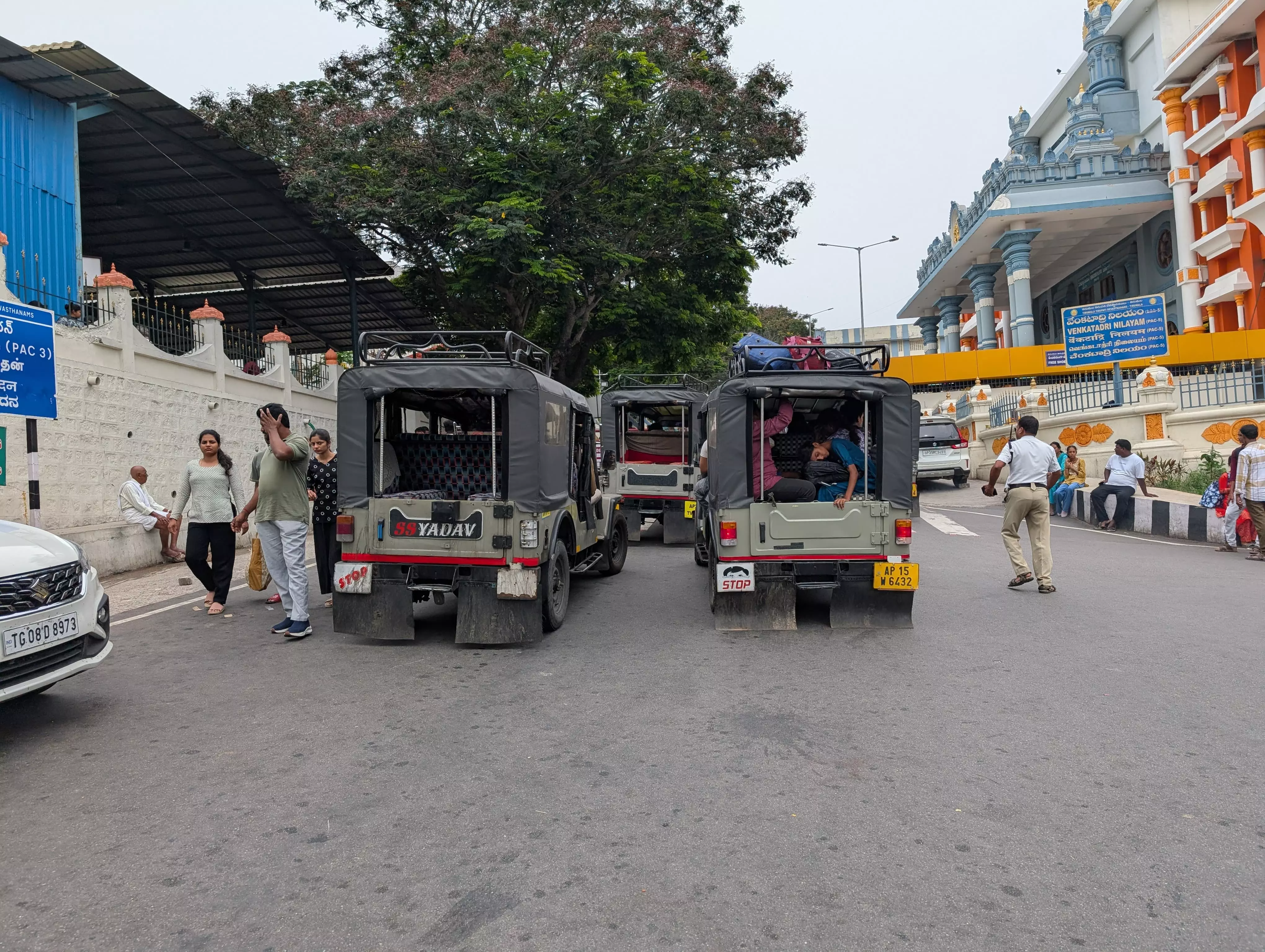 Fleeced at the Foothills: Devotees Face Rampant Overcharging by Private Taxis in Tirumala Fleeced at the Foothills: Devotees Face Rampant Overcharging by Private Taxis in Tirumala
