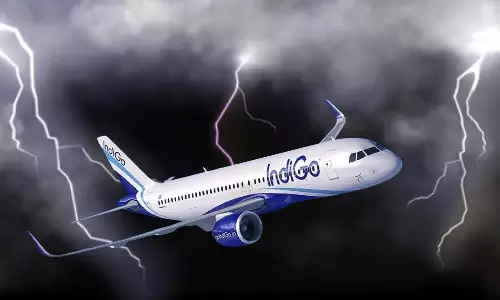 Bad Weather Forces Diversion of Two Vizag Flights Bad Weather Forces Diversion of Two Vizag Flights