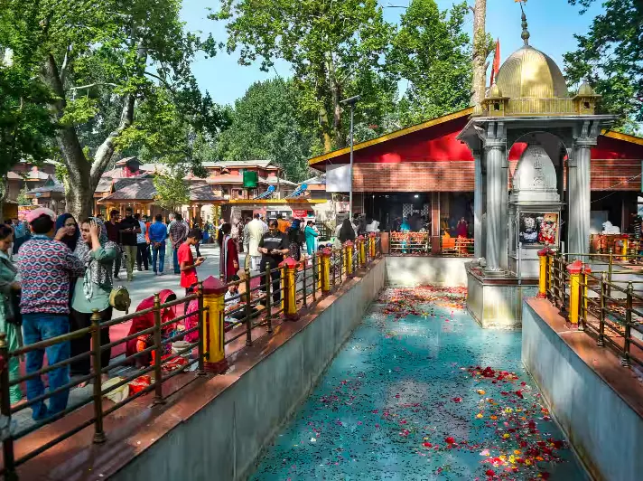 Kheer Bhawani Mela Rekindles Spirit of Kashmiriyat as Pandits Return to Tulmulla Kheer Bhawani Mela Rekindles Spirit of Kashmiriyat as Pandits Return to Tulmulla