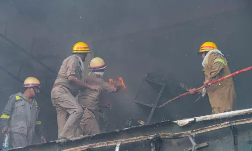 Massive Fire at Lucknow Coaching Centre Kills 15, Injures 7 Massive Fire at Lucknow Coaching Centre Kills 15, Injures 7
