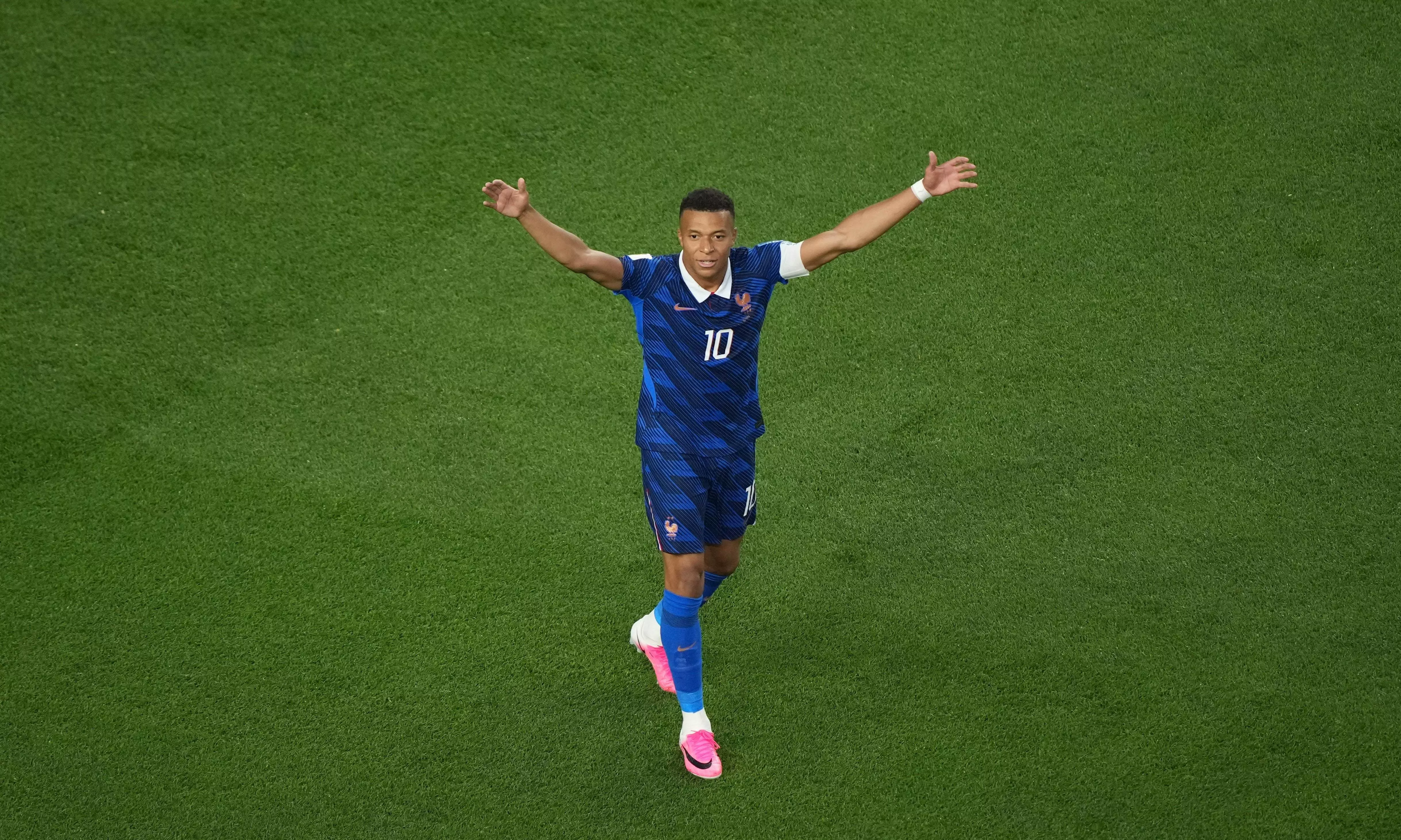 Mbappe Scores 2 Goals To Reach 16 in World Cup Career; Tying For 2nd Most Mbappe Scores 2 Goals To Reach 16 in World Cup Career; Tying For 2nd Most