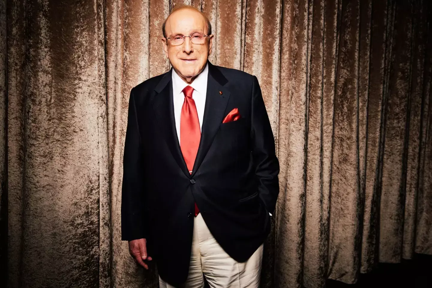 Grammy-Winning Record Producer Clive Davis Passes Away at 94 Grammy-Winning Record Producer Clive Davis Passes Away at 94
