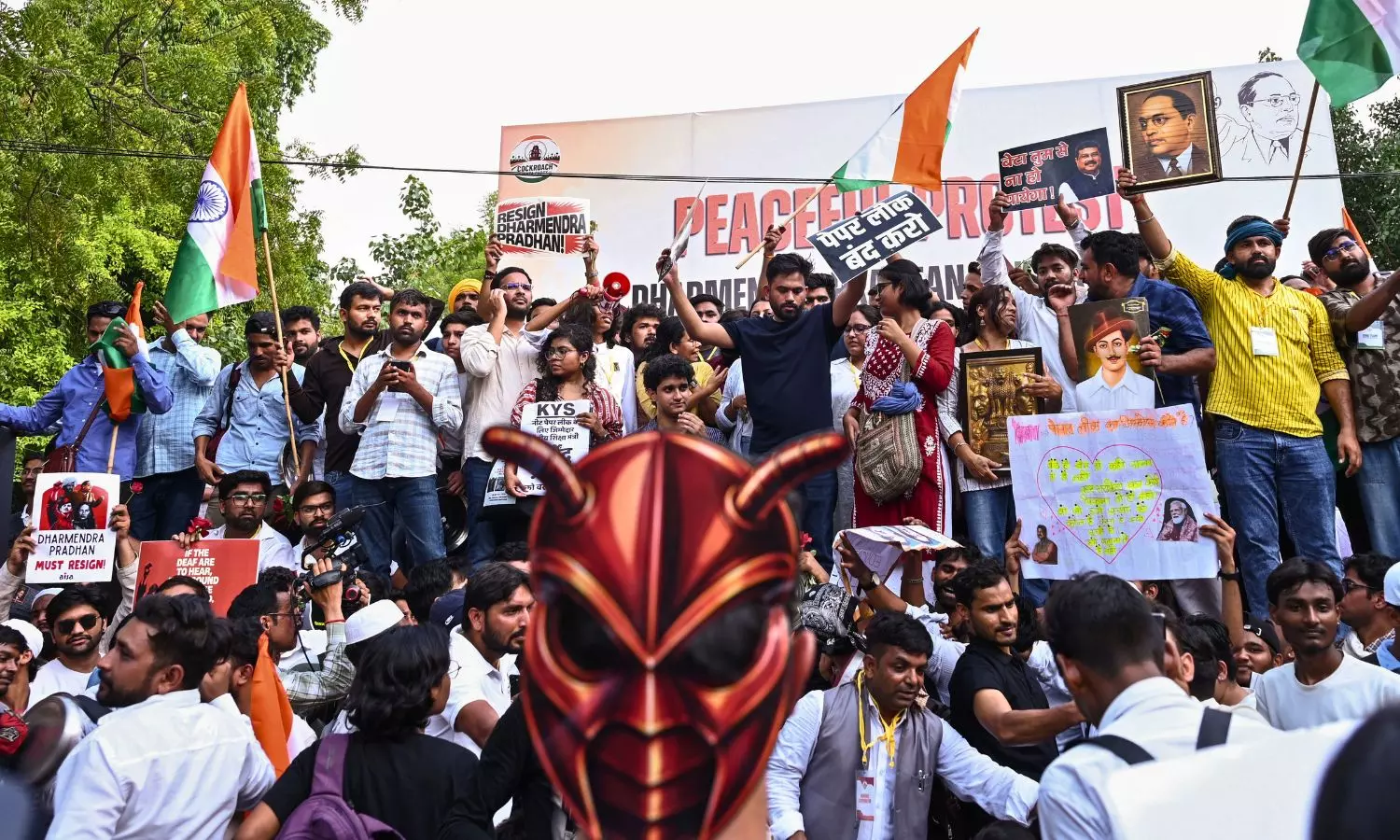 CJP Launches ‘Diaper To Keep Leaks Away’ Campaign on Day 4 of Protests CJP Launches ‘Diaper To Keep Leaks Away’ Campaign on Day 4 of Protests
