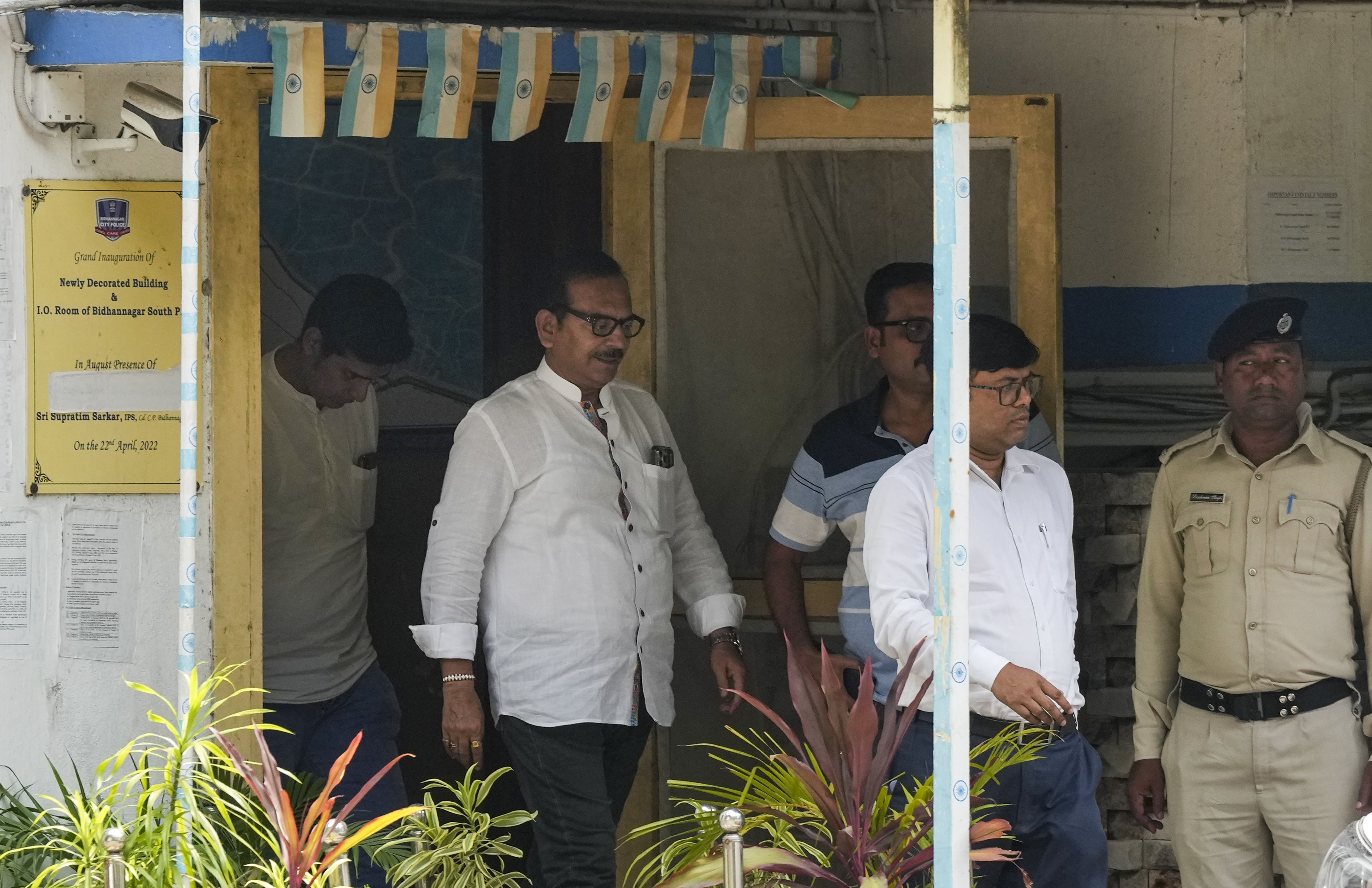 TMC Expels 8 Leaders Over 'Anti-Party Activities'