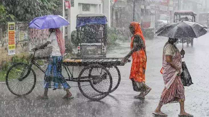 Maharashtra Monsoon Fury; 13 Dead, Rail And Road Networks Disrupted Maharashtra Monsoon Fury; 13 Dead, Rail And Road Networks Disrupted