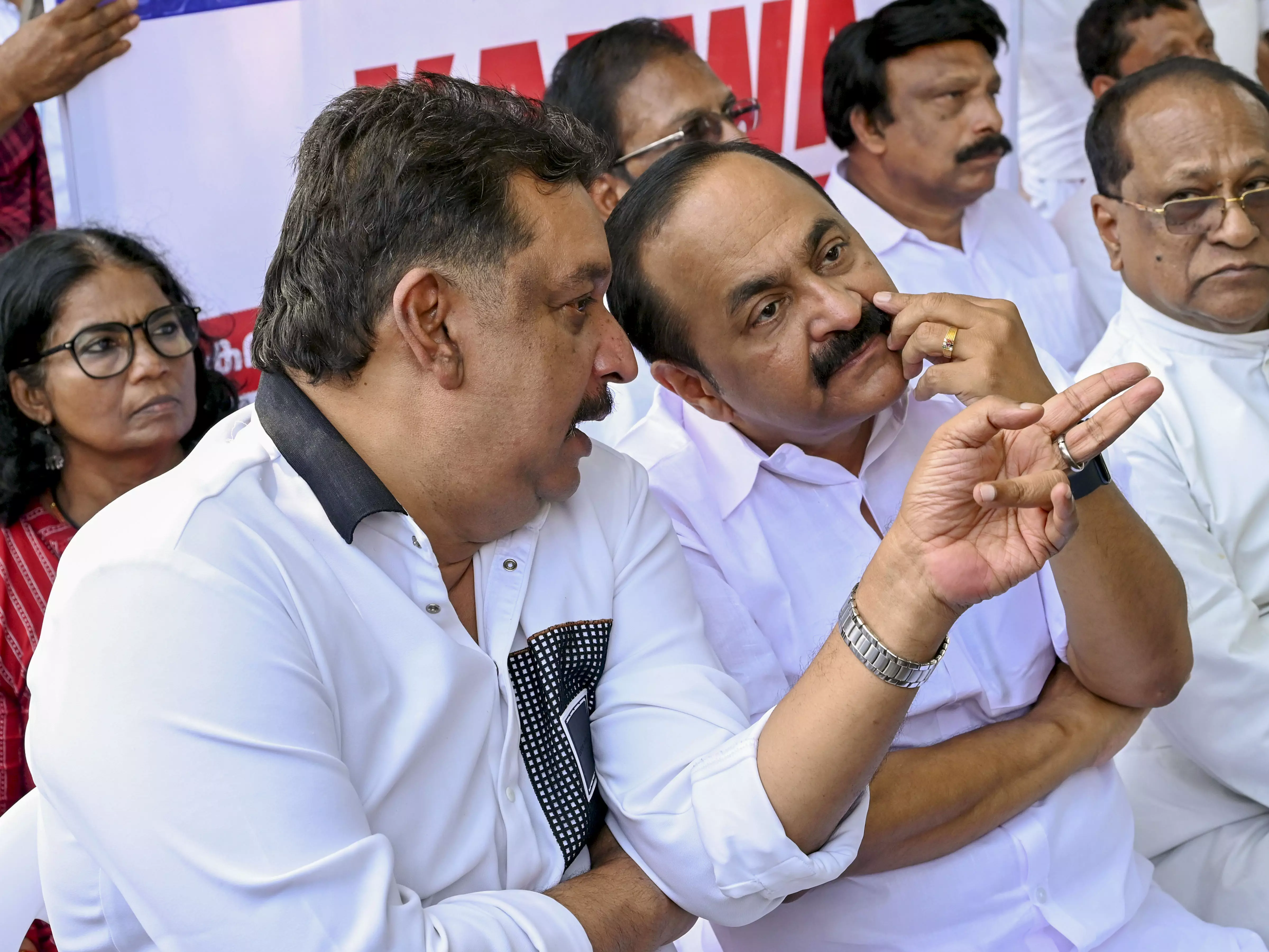 Kerala to Discuss Wild Animal Control Hurdles With Centre: Forest Minister Kerala to Discuss Wild Animal Control Hurdles With Centre: Forest Minister