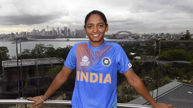 Harmanpreet Should Stop Thinking About Fallen Wickets : Shikha Pandey Harmanpreet Should Stop Thinking About Fallen Wickets : Shikha Pandey