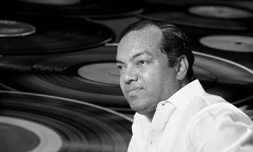 CM Vijay Remembers ‘Kaviarasu’ Kannadasan on His Birth Anniversary CM Vijay Remembers ‘Kaviarasu’ Kannadasan on His Birth Anniversary