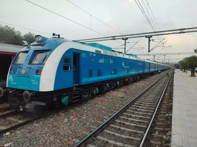 India’s First Hydrogen Train Clears Final Trial India’s First Hydrogen Train Clears Final Trial
