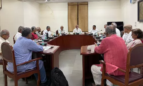 CPI(M) Polit Bureau To Discuss Poll Defeats in Kerala, West Bengal CPI(M) Polit Bureau To Discuss Poll Defeats in Kerala, West Bengal