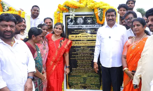 Ministers Launch Rs 50 crore Fish Landing Centre Projects In Anakapalli Ministers Launch Rs 50 crore Fish Landing Centre Projects In Anakapalli