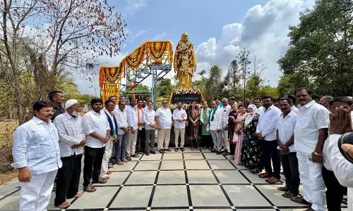 Telangana: Cong. Leaders In Hanamkonda Pays Tribute To PV On 105th Birth Anniversary