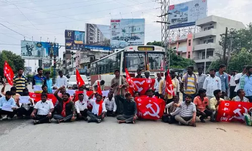 Haveri: Two Groups Clash During Karahunnime Celebrations Haveri: Two Groups Clash During Karahunnime Celebrations