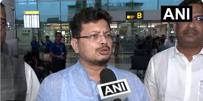 10 Rebel TMC MLAs in New Delhi to meet EC for party control, symbol, funds 10 Rebel TMC MLAs in New Delhi to meet EC for party control, symbol, funds