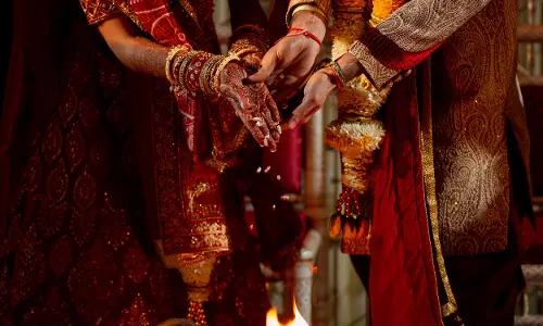 Registration Without Rituals Not Enough To Validate Hindu Marriage : Gujarat HC Registration Without Rituals Not Enough To Validate Hindu Marriage : Gujarat HC