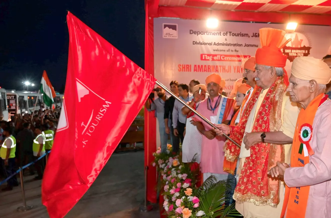 Amarnath Yatra: LG Flags off First Batch of Pilgrims from Jammu Amarnath Yatra: LG Flags off First Batch of Pilgrims from Jammu