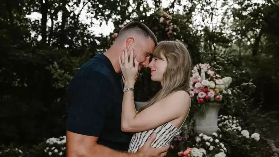 No Bridesmaids, No Groomsmen: Taylor Swift, Travis Kelce Break Wedding Tradition No Bridesmaids, No Groomsmen: Taylor Swift, Travis Kelce Break Wedding Tradition