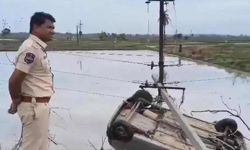 Nizamabad: Driver Escapes Safely After Car Crashes into Electric Pole Nizamabad: Driver Escapes Safely After Car Crashes into Electric Pole