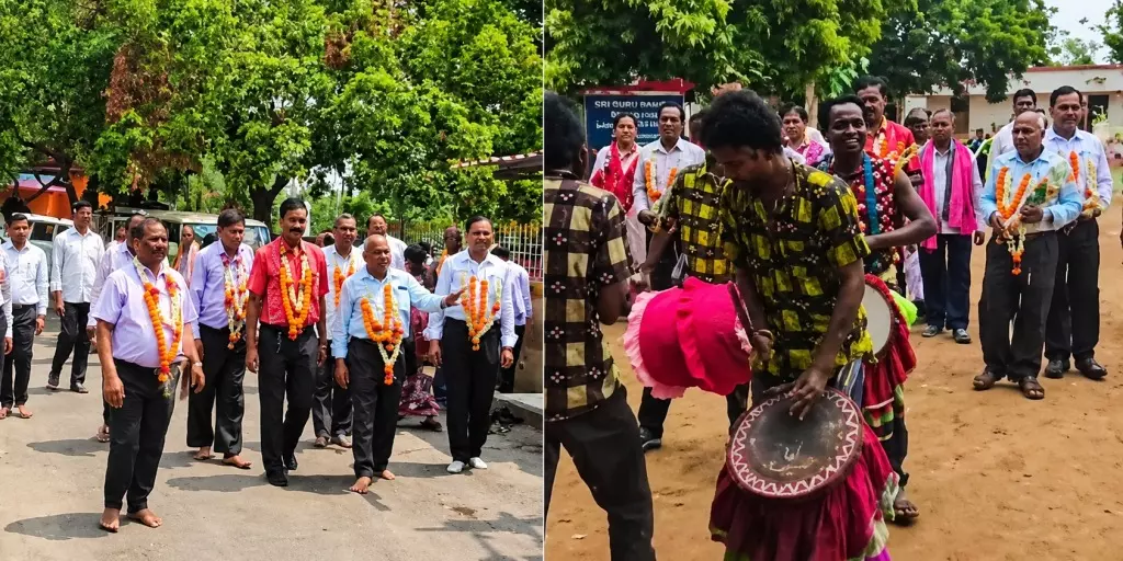 Odisha : Students, Villagers Organise Farewell Procession For Retiring Teachers Odisha : Students, Villagers Organise Farewell Procession For Retiring Teachers