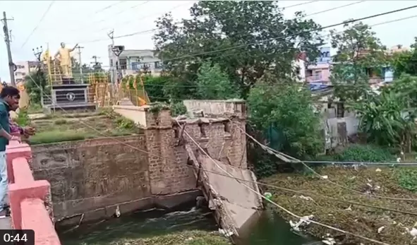 94-year-old Penamaluru Bridge Partially Collapses, No Casualties 94-year-old Penamaluru Bridge Partially Collapses, No Casualties
