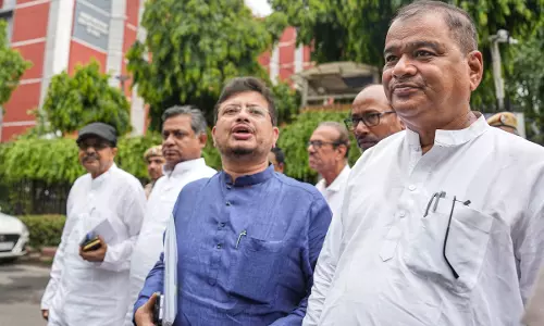 TMC Rebels Stake Claim Before ECI, Mamata Camp Objects TMC Rebels Stake Claim Before ECI, Mamata Camp Objects