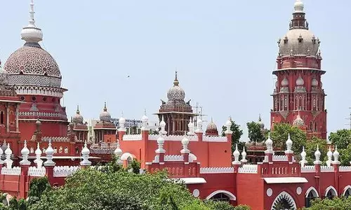 Madras HC Seeks TN, Centres Reply on Plea Against Mekedatu Resolution Madras HC Seeks TN, Centres Reply on Plea Against Mekedatu Resolution