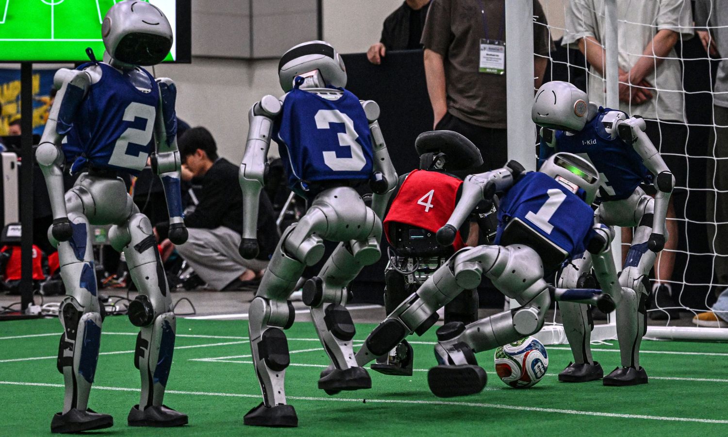 Move Over, Messi! Robot Footballers Thrill Crowds in South Korea