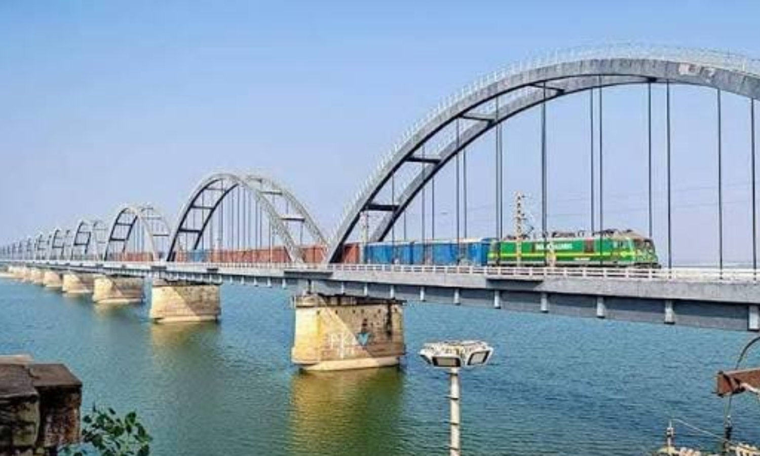 SCoR Rehabilitates 74% of The Godavari Iconic Rail Bridge While Continuing Train Traffic