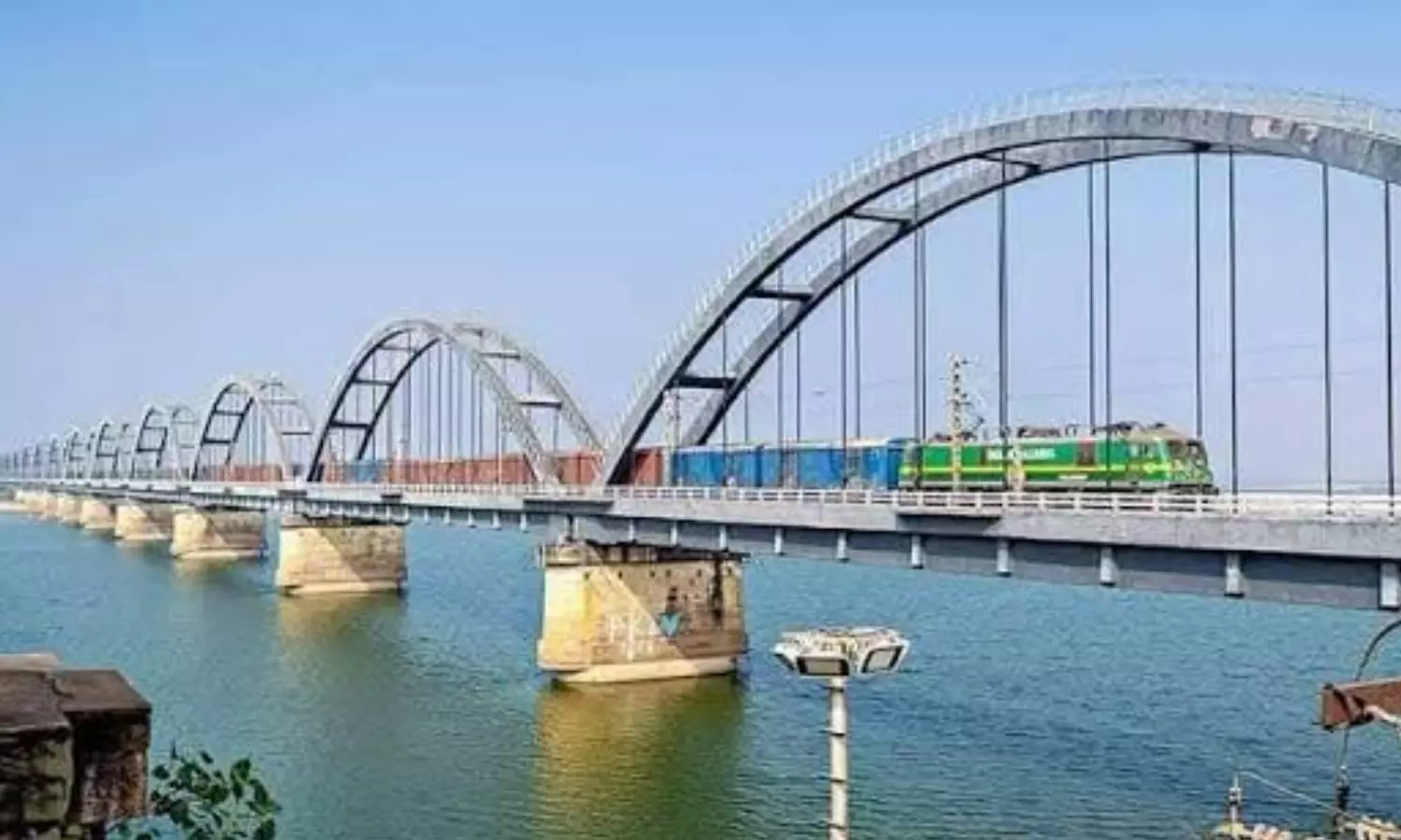 SCoR Rehabilitates 74% of The Godavari Iconic Rail Bridge While Continuing Train Traffic SCoR Rehabilitates 74% of The Godavari Iconic Rail Bridge While Continuing Train Traffic