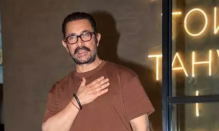 Aamir, Farhan To Share Screen In Cricket Film Aamir, Farhan To Share Screen In Cricket Film