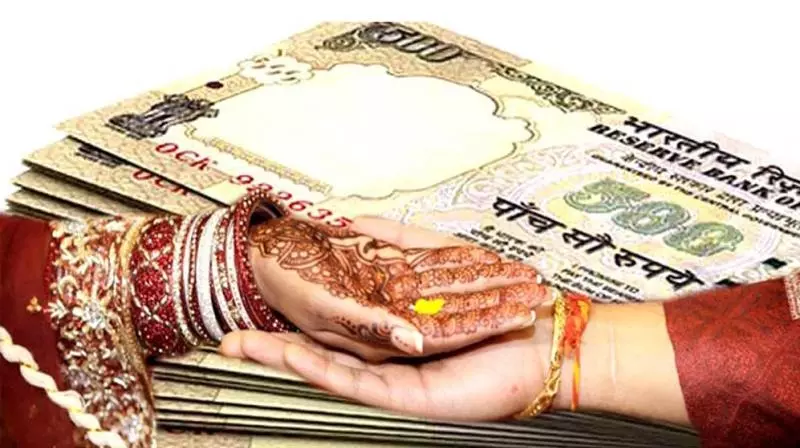 Gayatri’s Parents Meet Dehradun DSP Over Dowry Death Case Gayatri’s Parents Meet Dehradun DSP Over Dowry Death Case