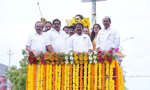 Andhra Pradesh: Tributes Paid To Alluri Sitarama Raju On 129th Birth Anniversary Andhra Pradesh: Tributes Paid To Alluri Sitarama Raju On 129th Birth Anniversary