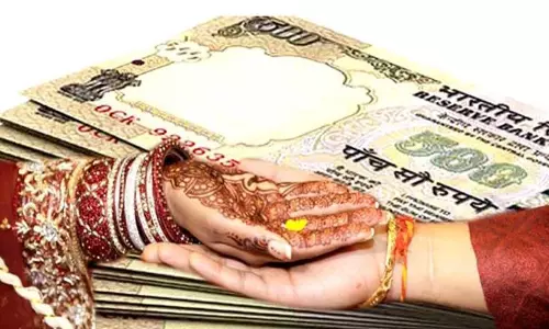 Gayatri’s Parents Meet Dehradun DSP Over Dowry Death Case Gayatri’s Parents Meet Dehradun DSP Over Dowry Death Case