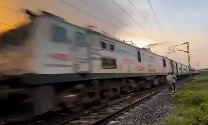 Hit by Speeding Train, Grandmother, Grandchildren Killed in Karnataka Hit by Speeding Train, Grandmother, Grandchildren Killed in Karnataka