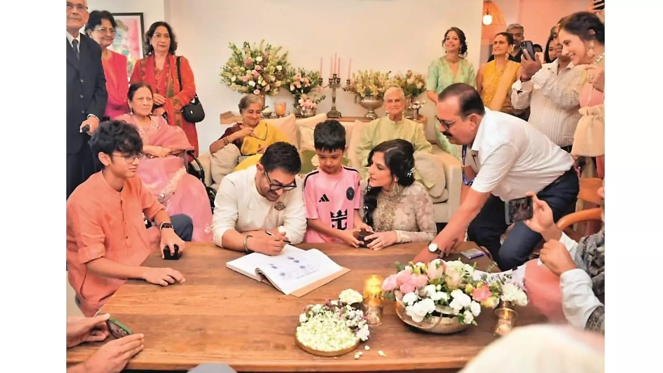 Aamir, Gauri Tie Knot in Intimate Ceremony Aamir, Gauri Tie Knot in Intimate Ceremony