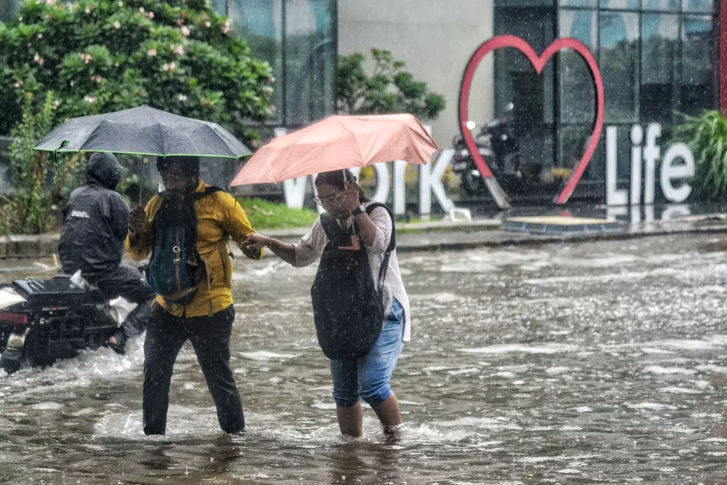 University of Mumbai Postpones July 6 Exams After IMDs Weather Alert University of Mumbai Postpones July 6 Exams After IMDs Weather Alert