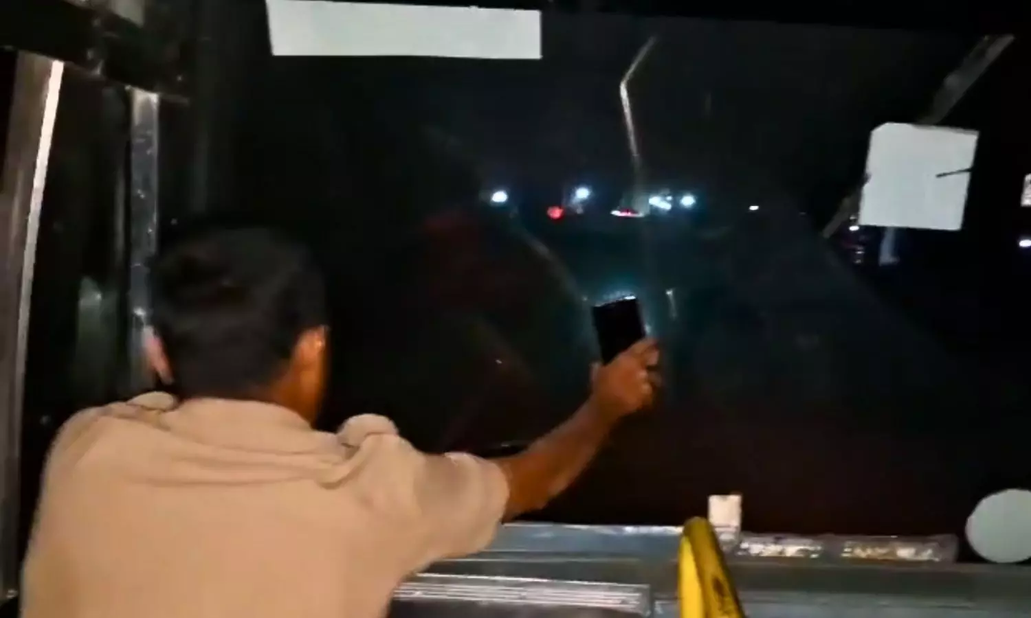 Watch: KKRTC Bus Use Mobile Torch After Headlight Malfunction Watch: KKRTC Bus Use Mobile Torch After Headlight Malfunction