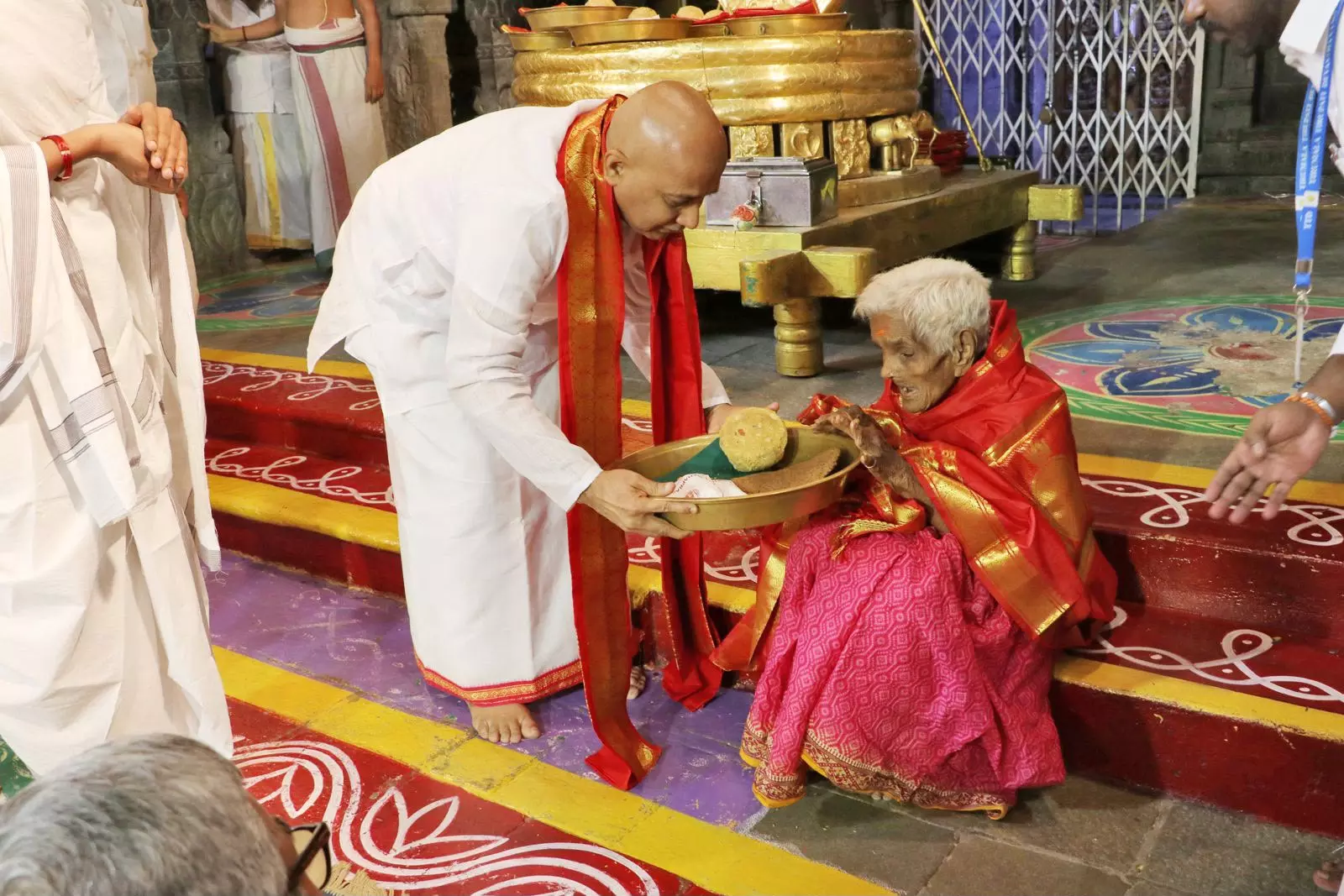 Tirupathi: 116-Year-Old Devotee Who Trekked To Tirumala Gets VIP Darshan Tirupathi: 116-Year-Old Devotee Who Trekked To Tirumala Gets VIP Darshan