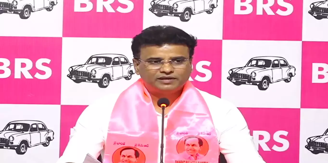 CM Decision on Metro Costing Rs 2 Cr a Day: Vivekanand CM Decision on Metro Costing Rs 2 Cr a Day: Vivekanand