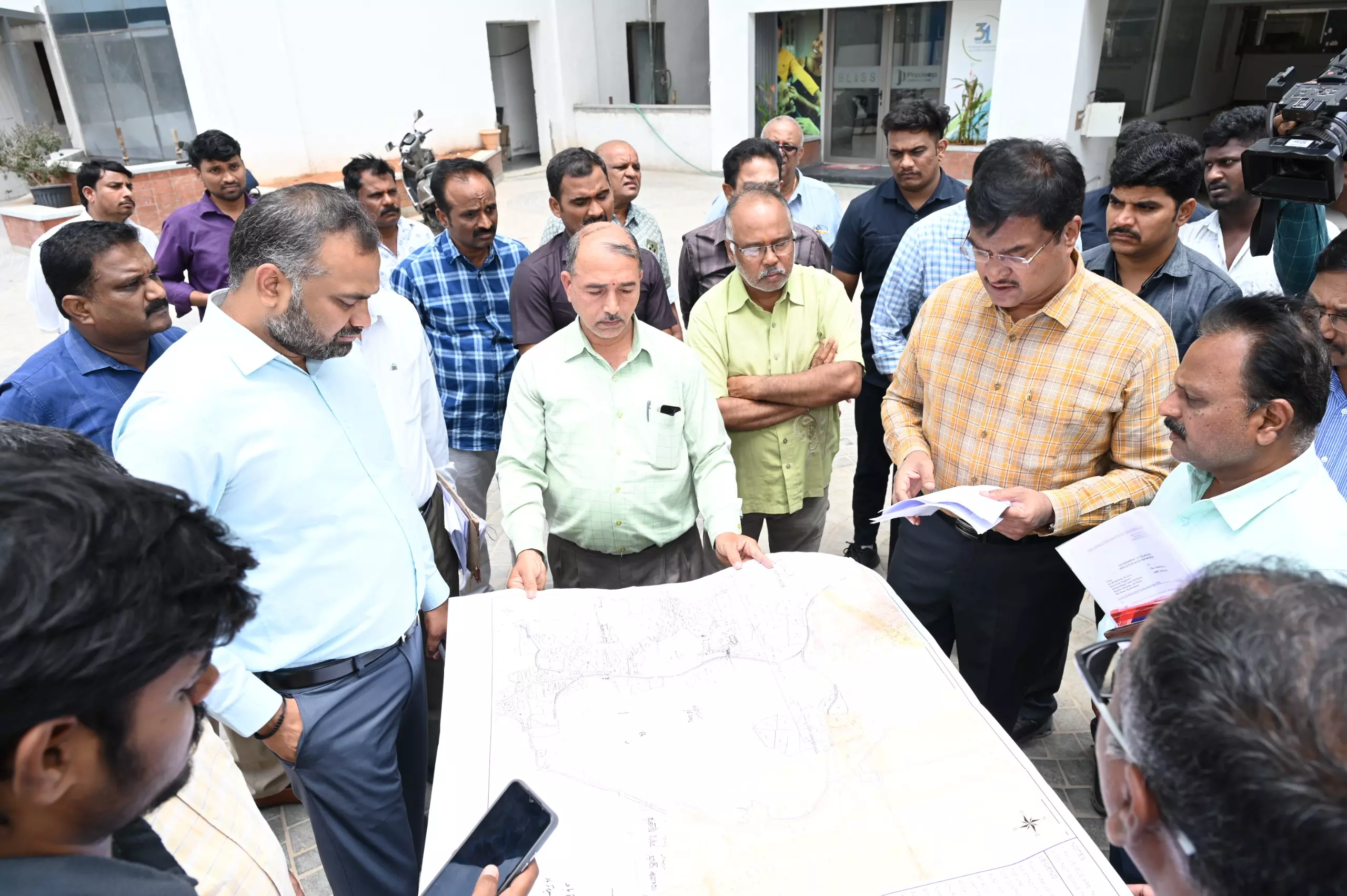 KTR’s ‘Landlord’ Builds Tower In Hussainsagar KTR’s ‘Landlord’ Builds Tower In Hussainsagar