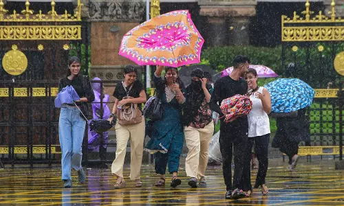 Mumbai Schools and Colleges Shut, IMD Issues Orange Alert Mumbai Schools and Colleges Shut, IMD Issues Orange Alert