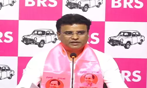 CM Decision on Metro Costing Rs 2 Cr a Day: Vivekanand CM Decision on Metro Costing Rs 2 Cr a Day: Vivekanand