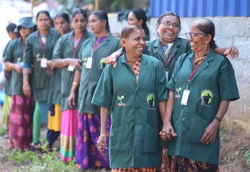 BJP-Led Thiruvananthapuram Corp Changes Haritha Karma Sena Uniform Colour to Saffron BJP-Led Thiruvananthapuram Corp Changes Haritha Karma Sena Uniform Colour to Saffron