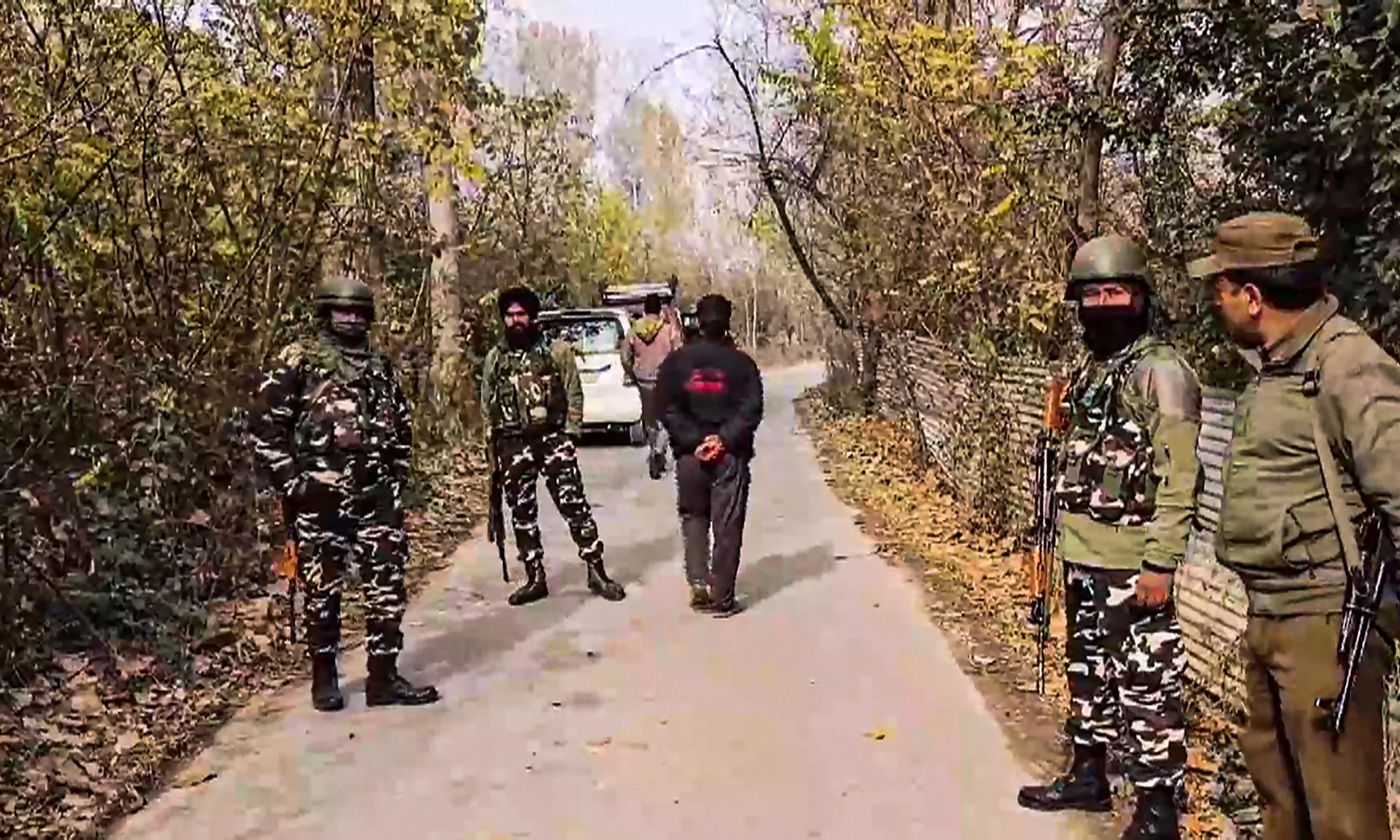 J&K: Security Forces Conduct UAPA Raids in Baramulla J&K: Security Forces Conduct UAPA Raids in Baramulla