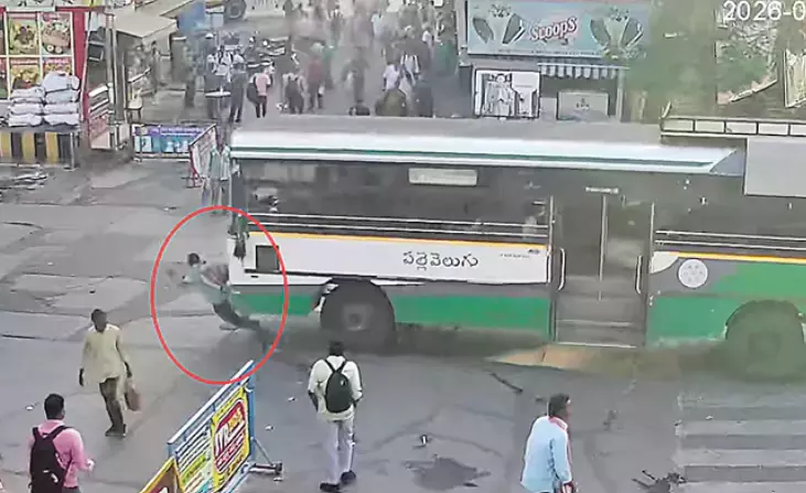 Vijayawada: RTC Bus Crushes Pedestrian To Death At Pandit Nehru Bus Station Vijayawada: RTC Bus Crushes Pedestrian To Death At Pandit Nehru Bus Station